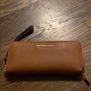 Michael kors barely used wallet